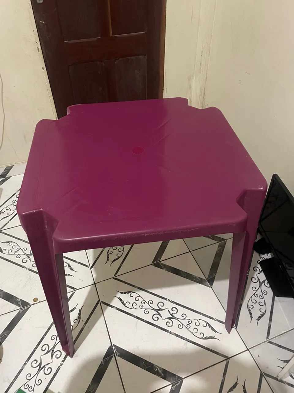 Mesa de plástico para área externa