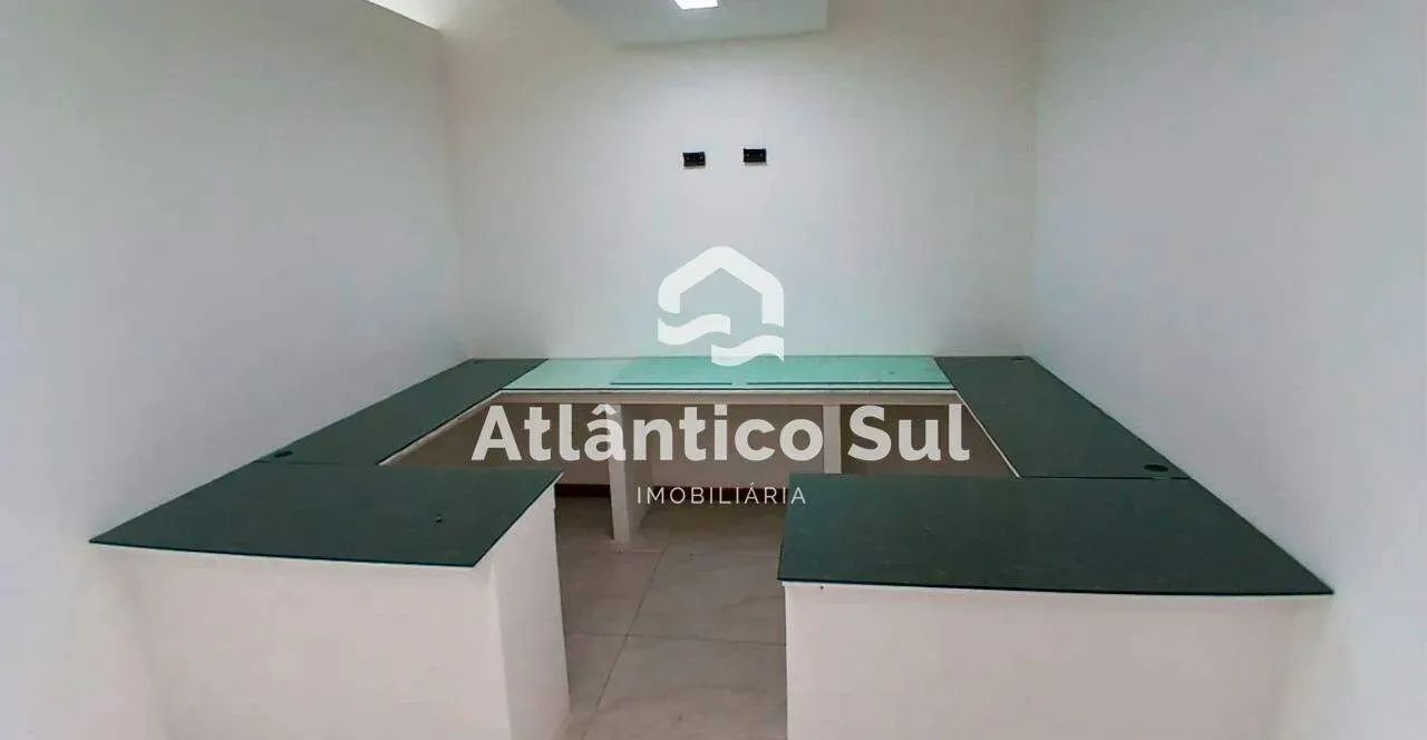 Sala Comercial com Mesas e Cortinas - Venda - Condomínio Costa Azul - Foto 3