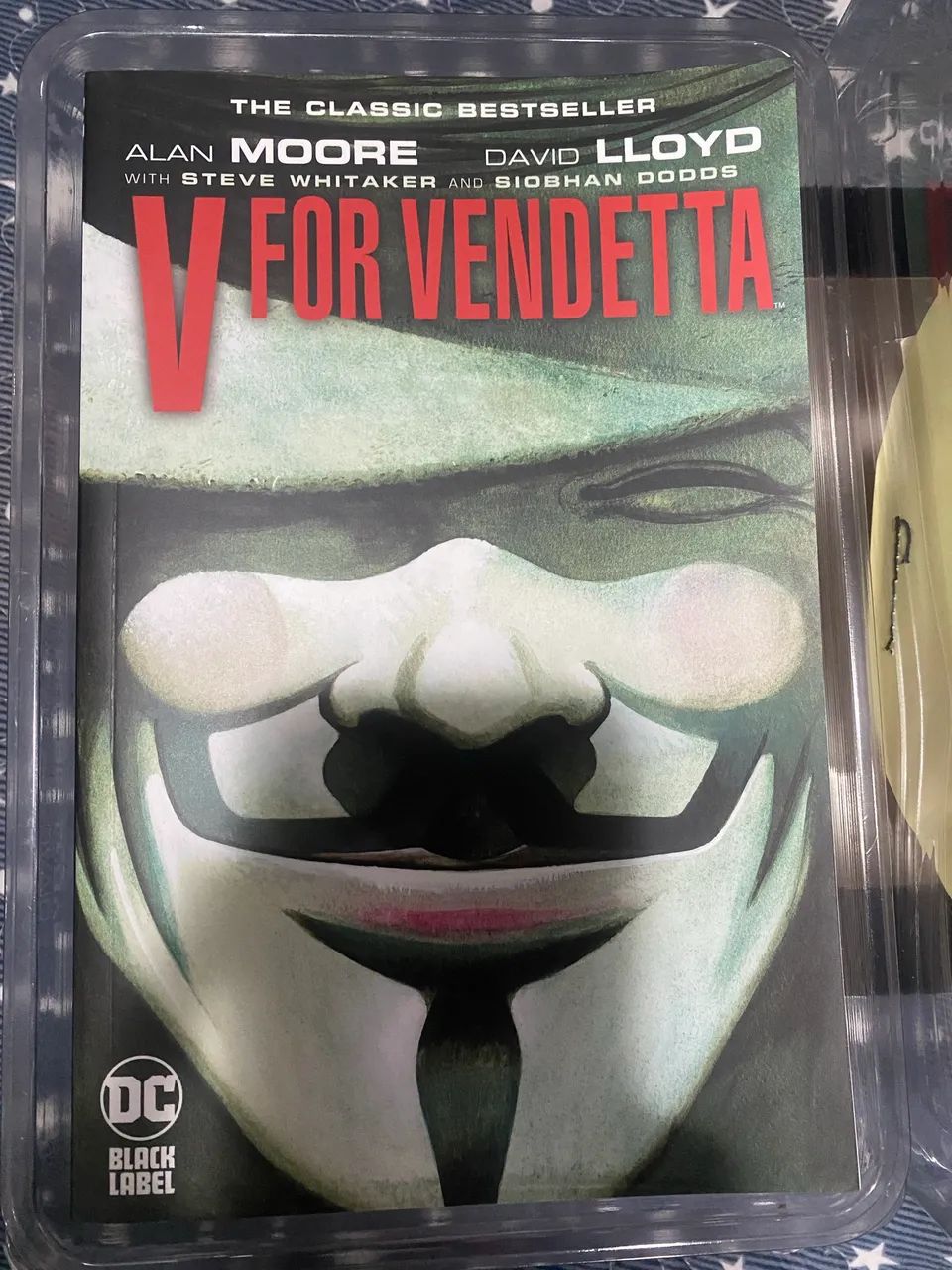 V de Vingança - Box HQ com Máscara