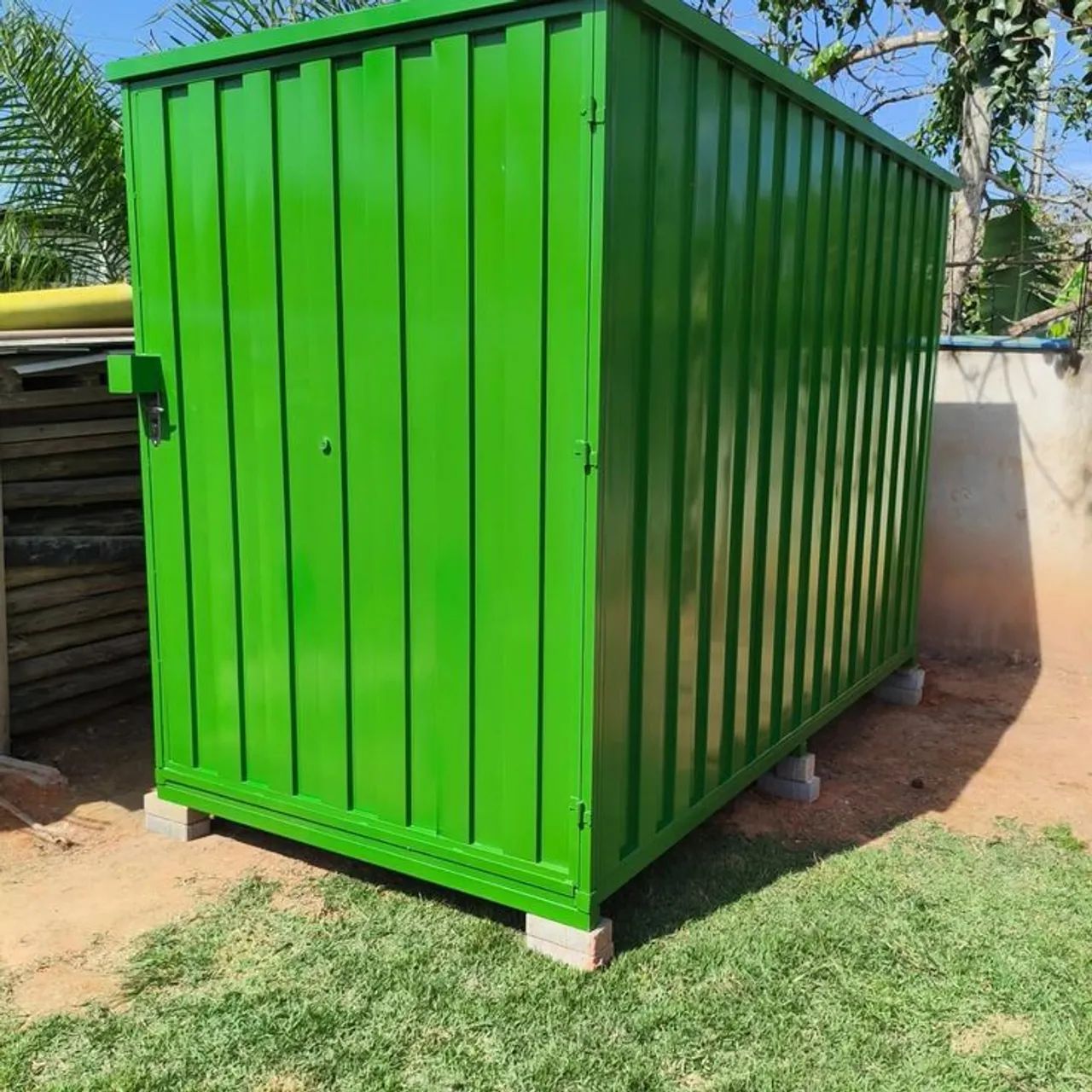 Caixa de almoxarifado estilo container 