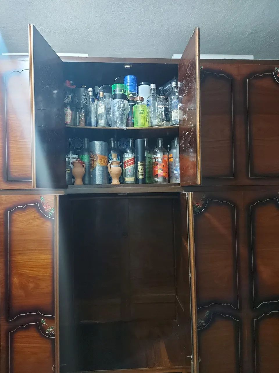 Guarda roupas 6 portas de 50 anos - Foto 4