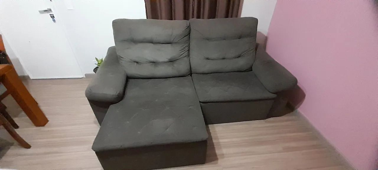 Vendo sofá usado, em bom estado, reclinavel e retratil - Foto 2