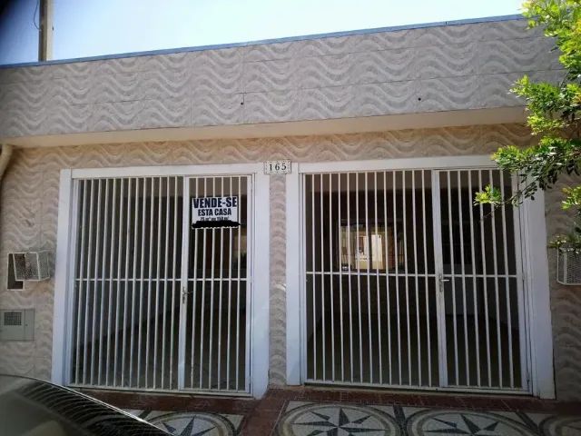 VENDO CASA EM AREINHA VIANA