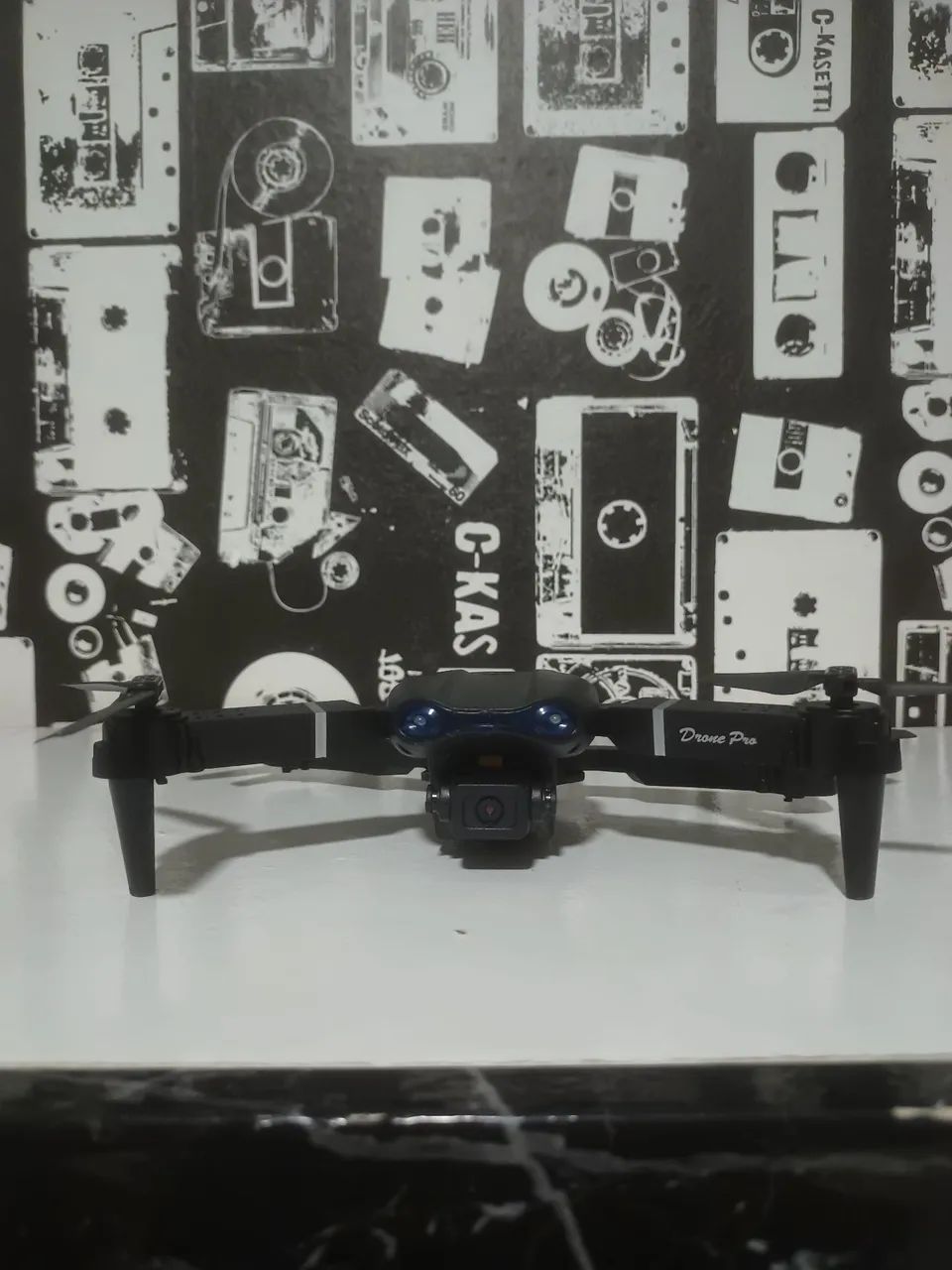 Drone Pro Dobrável com Câmera HD Wi-Fi + Hélices Reserva e Suporte Antiqueda