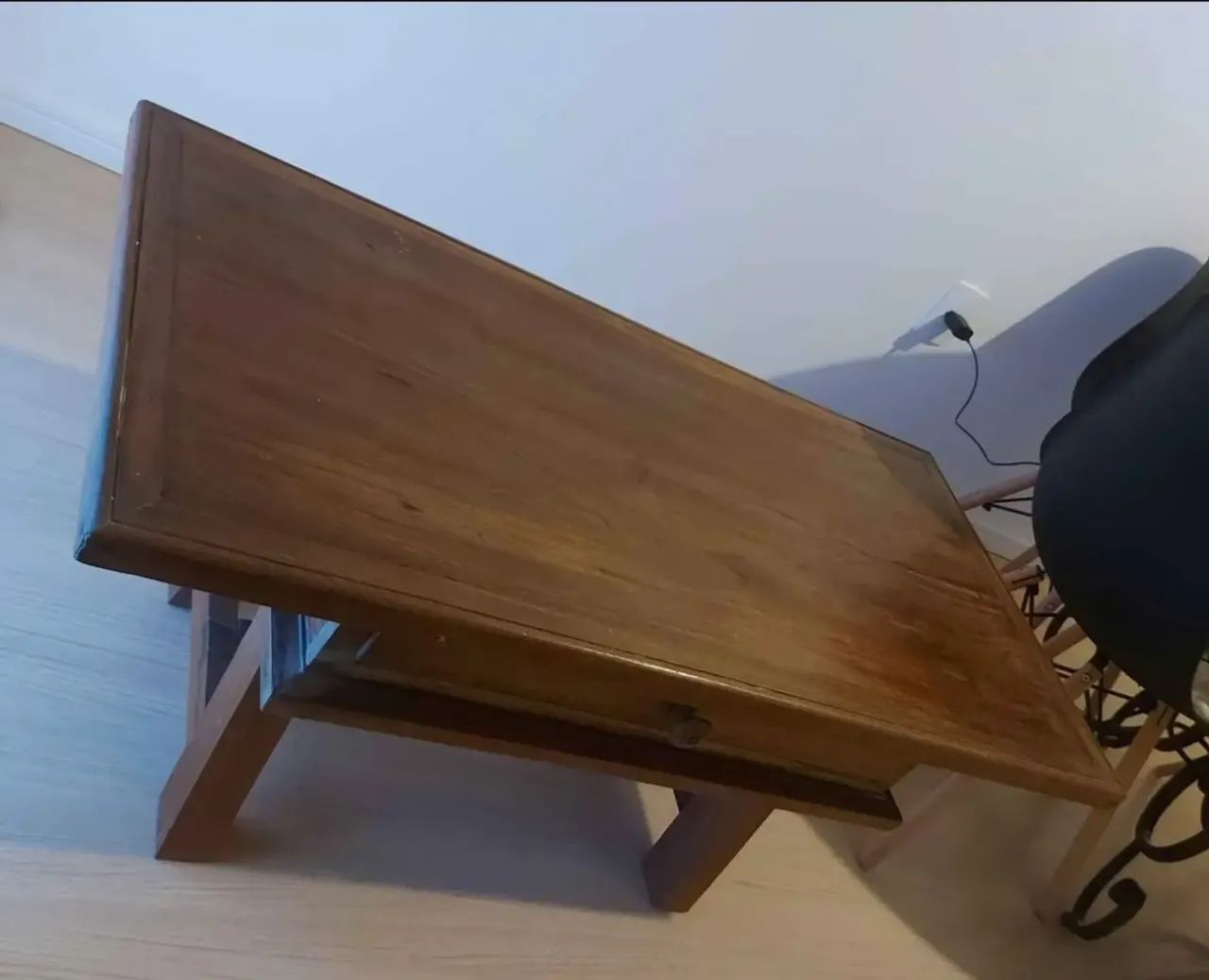 Mesa de Centro em Madeira Maciça com Gaveta - Linda e Resistente - Foto 2