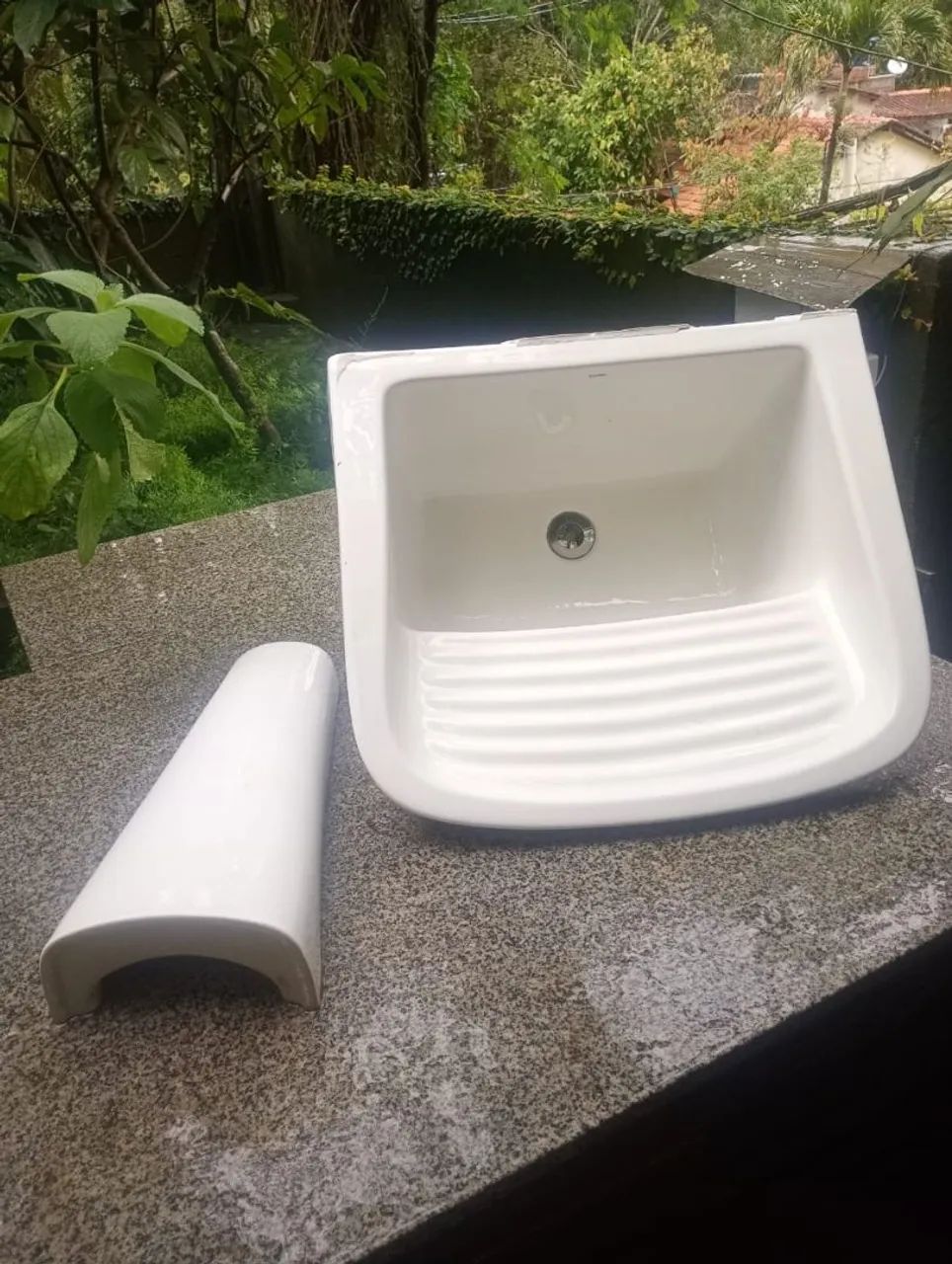 Tanque de lavar roupa Celite com coluna