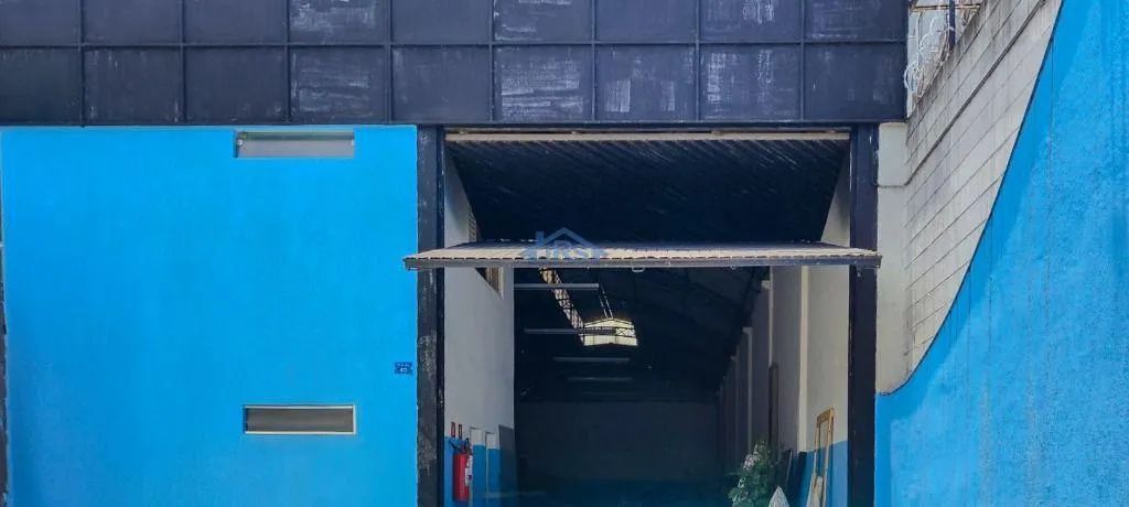 Galpão para alugar em Barueri, Vila Militar, com 300 m²