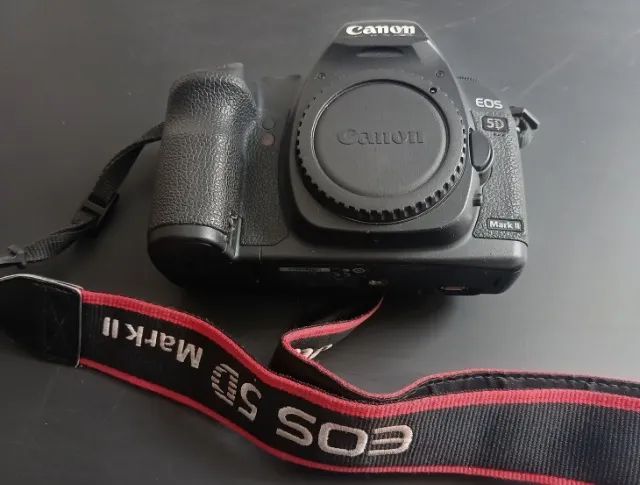 Câmera Canon EOS 5D Mark II (Corpo).