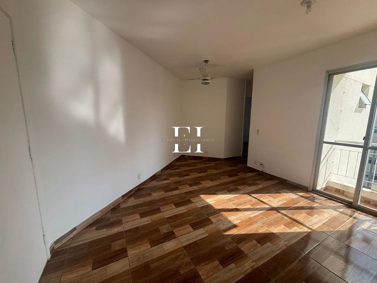 Apartamento de 53 m² para locação, 2 quartos, sacada e vaga coberta! - Foto 2