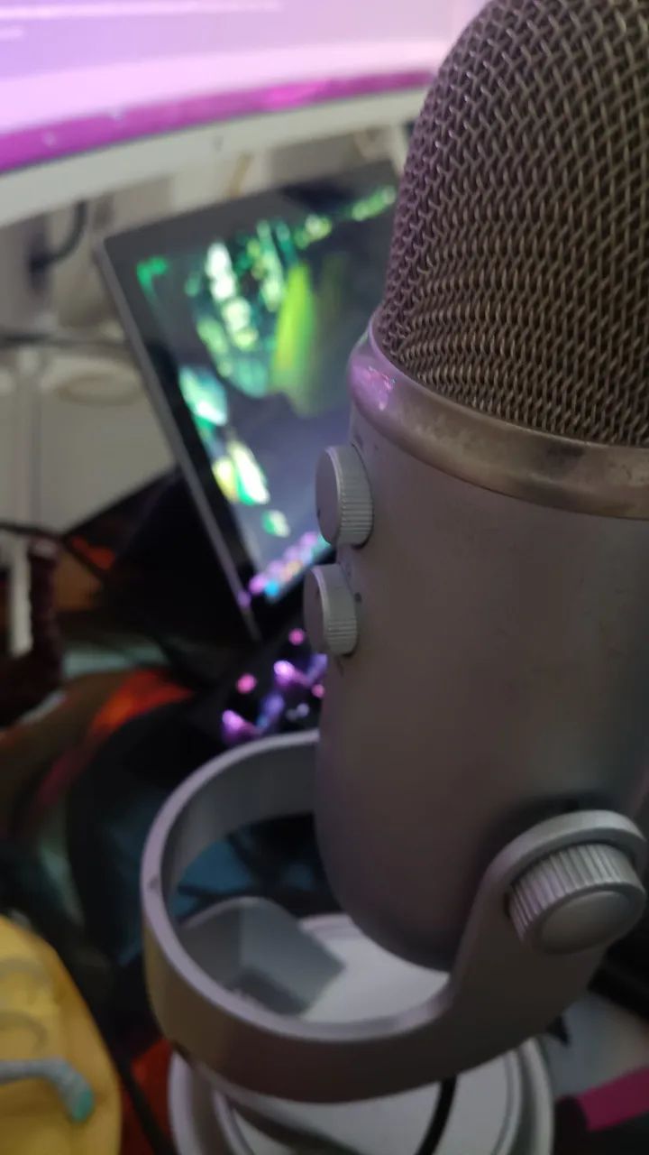 Microfone Logitech Blue Yeti USB - Foto 2