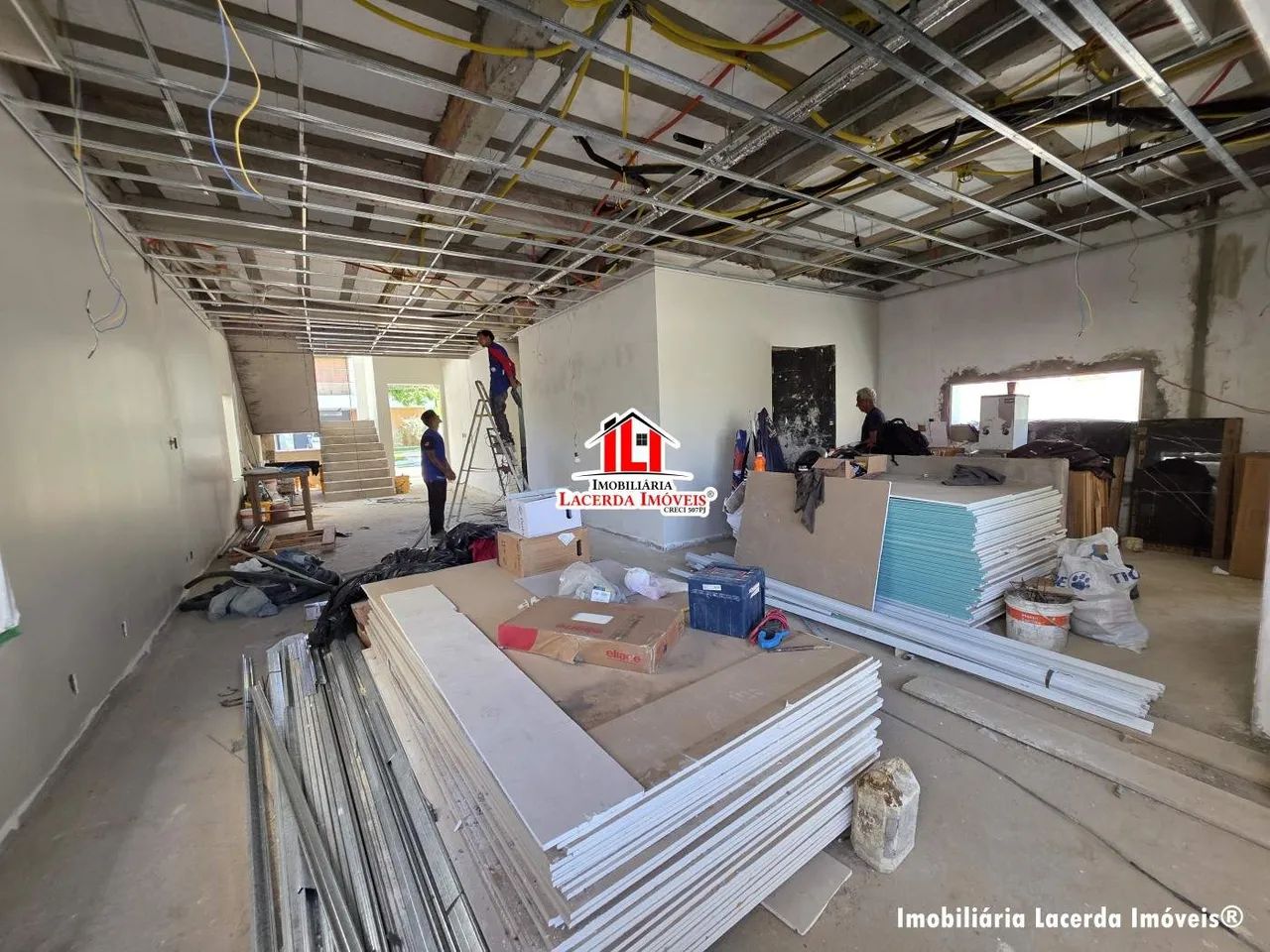 ALPHAVILLE MANAUS 4, CASA DUPLEX 5 SUITES - SENDO 1 MASTER, 328M² EDIFICADO, ENERGIA SOLAR - Foto 2