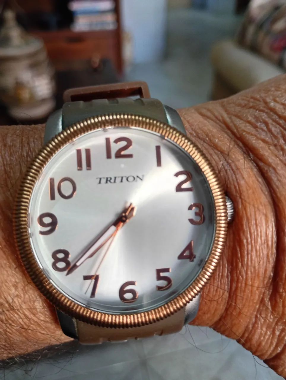 Relógio TRITON.    Novo