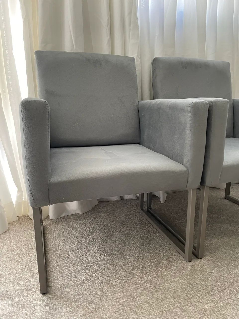 POLTRONAS NOVAS 400 duas - Foto 4