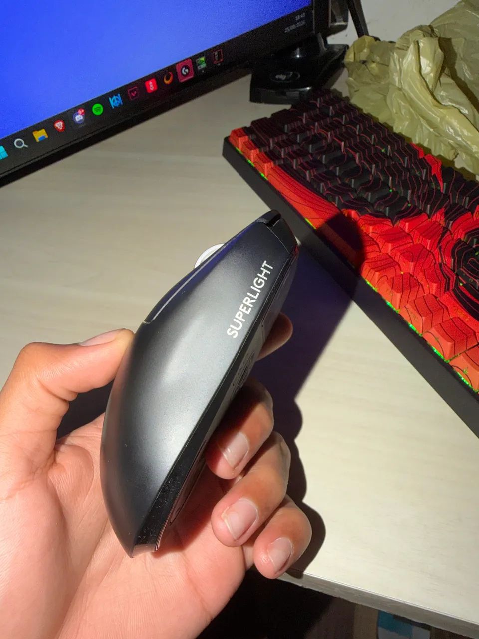 Mouse Logitech g pro superlight  - Foto 4
