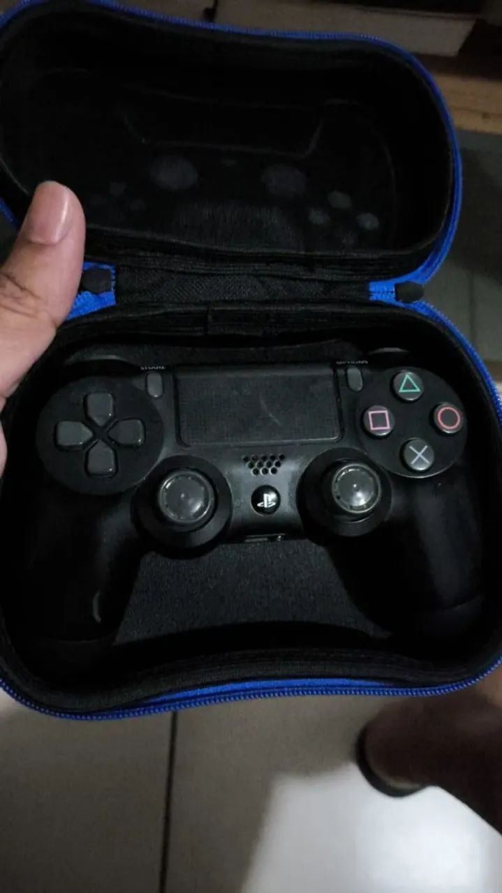 Vende ps4 slim com 2 controles - Foto 3