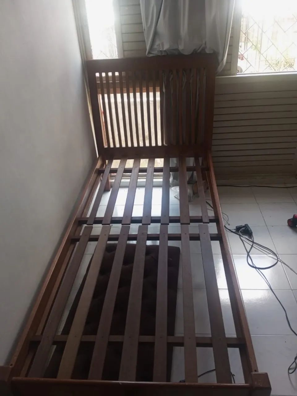 Cama de solteiro/solteirão de madeira maciça