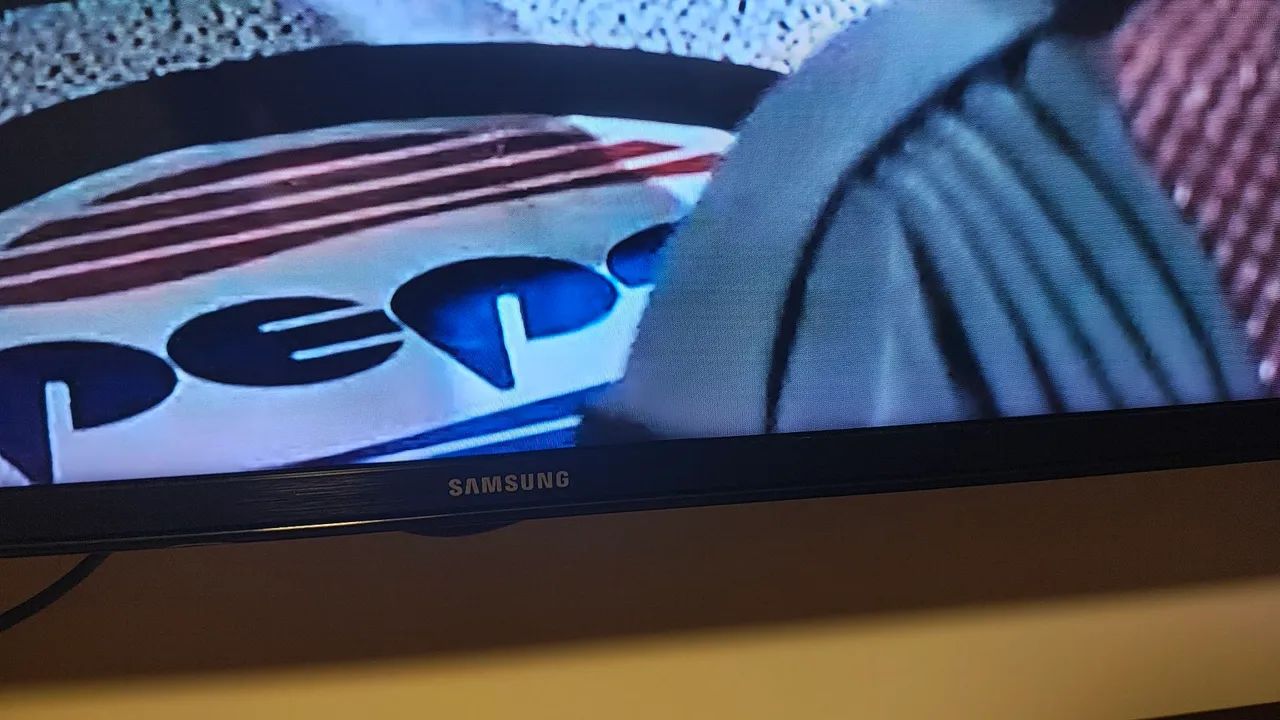 Tv Samsung 49 polegadas 4k - Foto 3