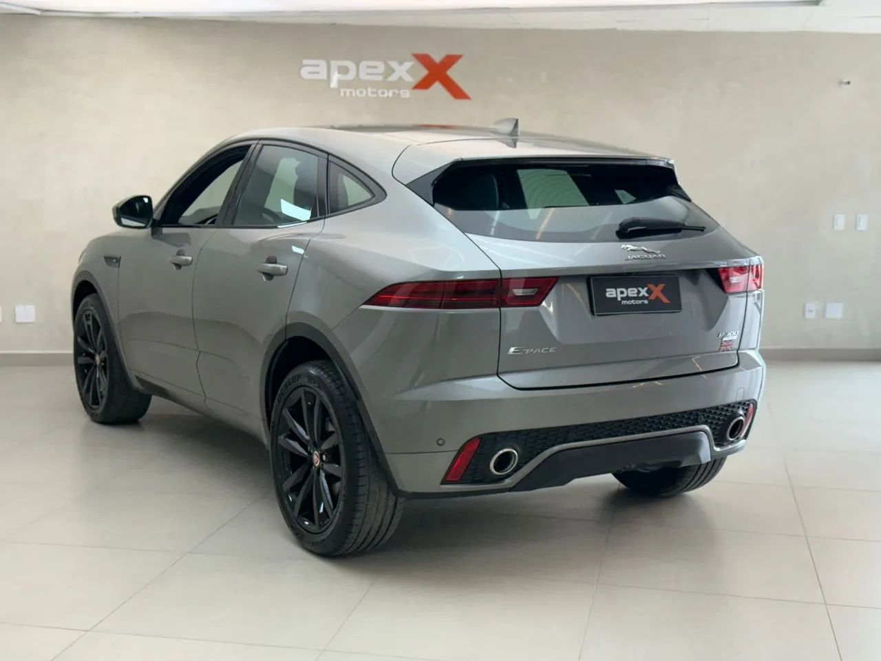 Jaguar E-Pace R-dynamic SE 2.0 AWD 300cv Aut. 2018 - Foto 3