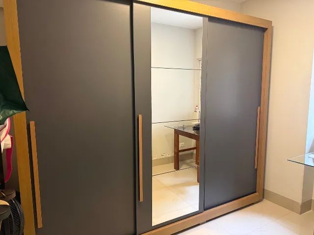 Vendo guarda-roupa grande 2,70x2,30