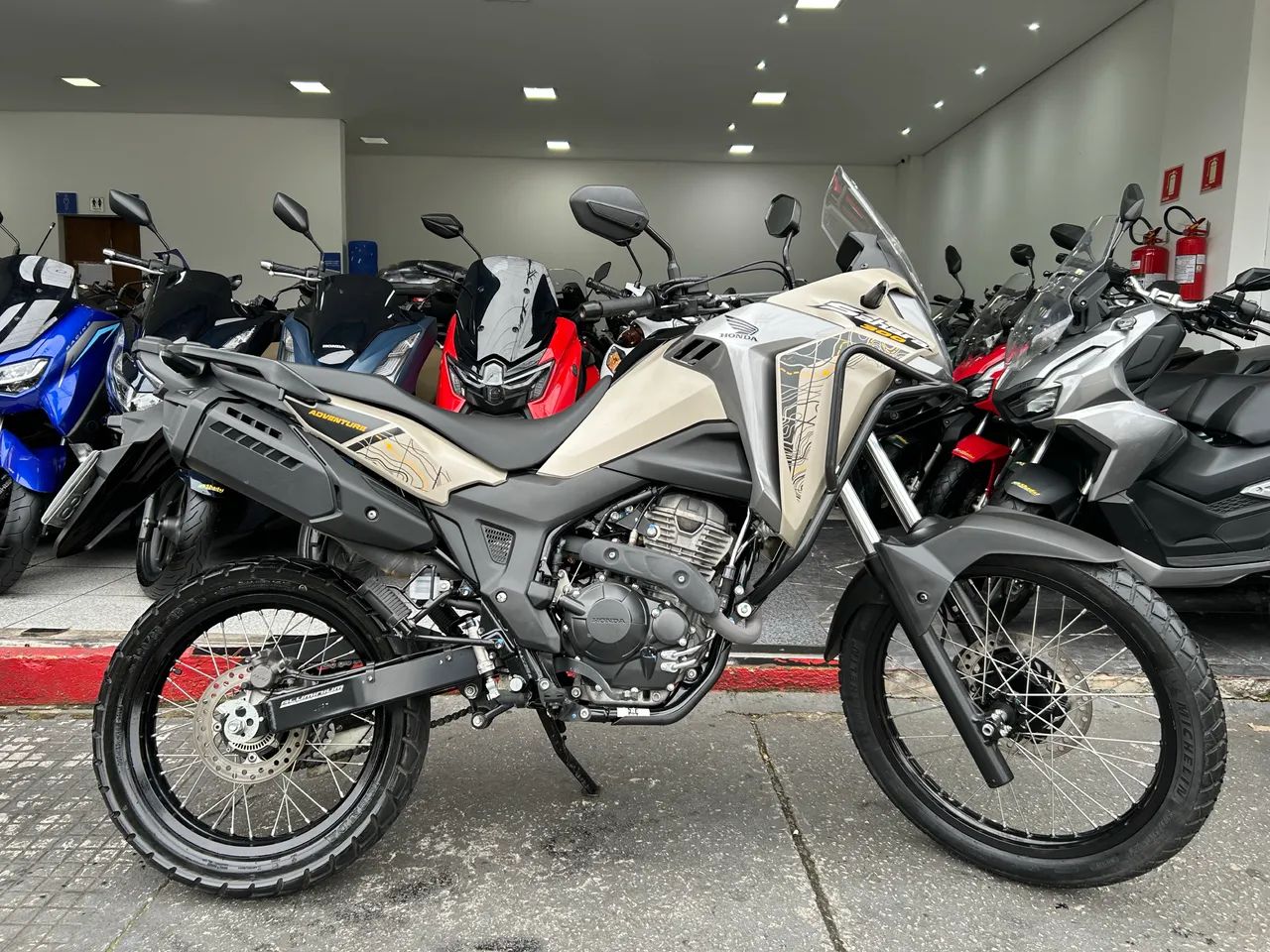 Honda Sahara Adventure Ano 2025 - Foto 14