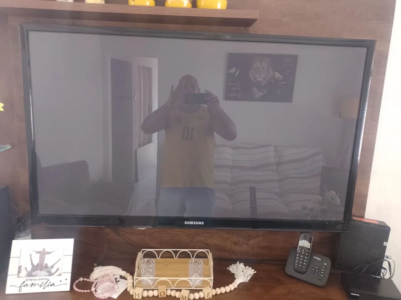 Vendo uma TV não smart tela de 51 polegadas 
