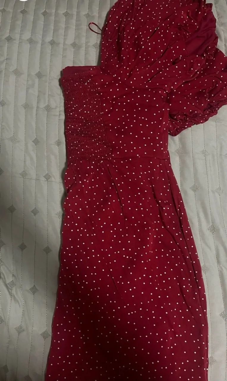 Vestido vermelho com Bolinhas