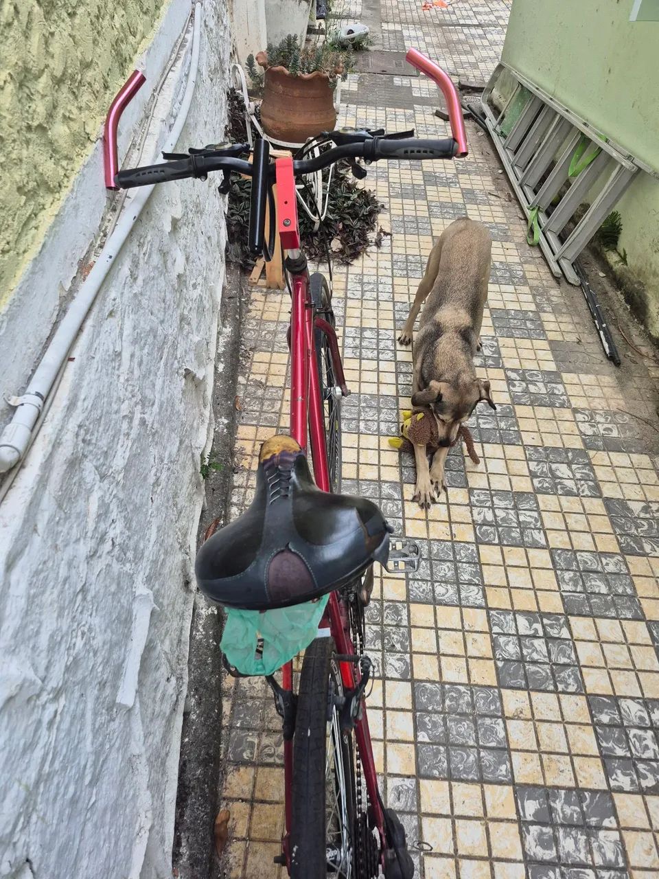 Bicicleta Vermelha Usada - Foto 2
