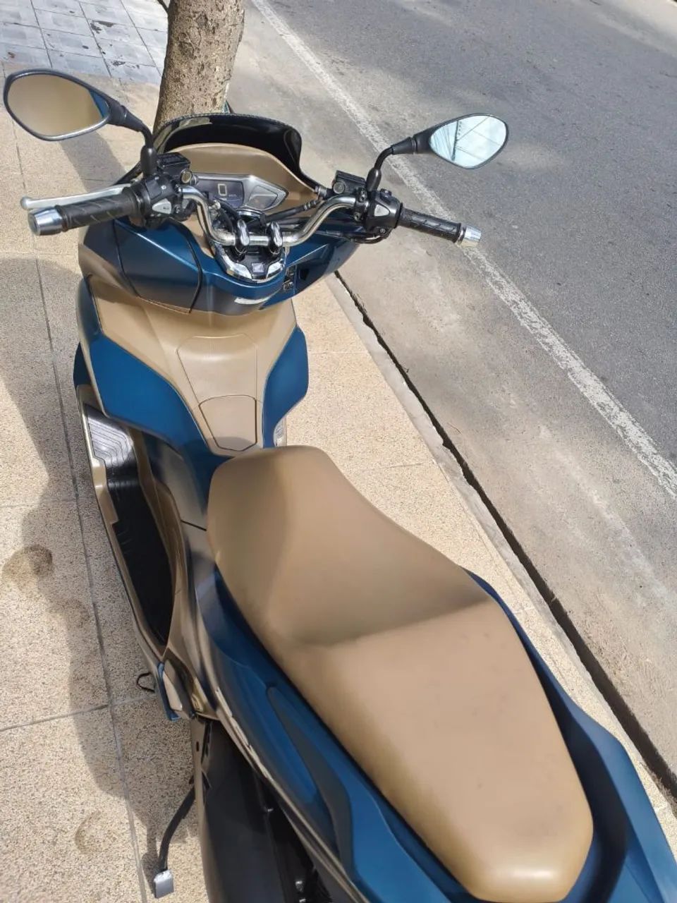 PCX DLX  - Foto 2