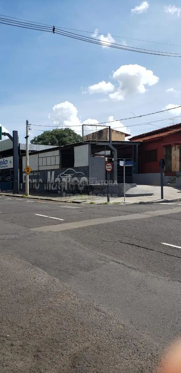VILA ERCÍLIA - CASA E BARRACÃO COMERCIAL PARA LOCAÇÃO