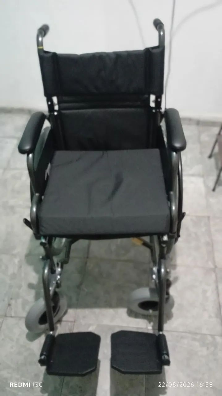 Cadeira de rodas - Foto 4