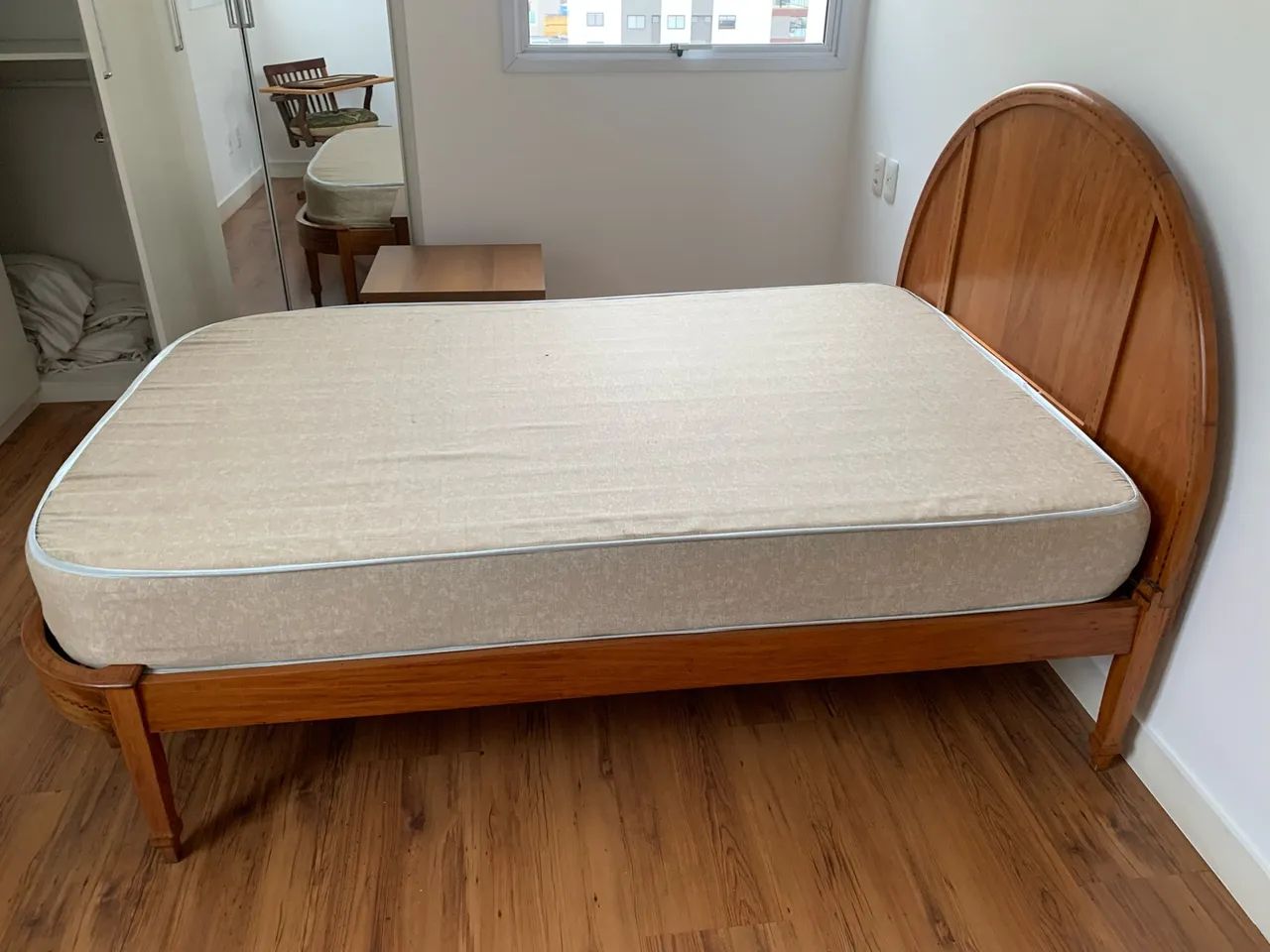 Cama de viúva antiga