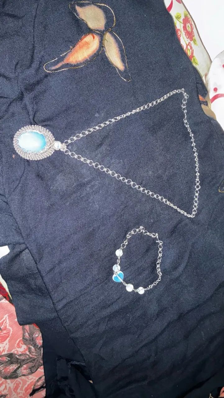 Vende-se amuleto + pulseira de pedra da lua 