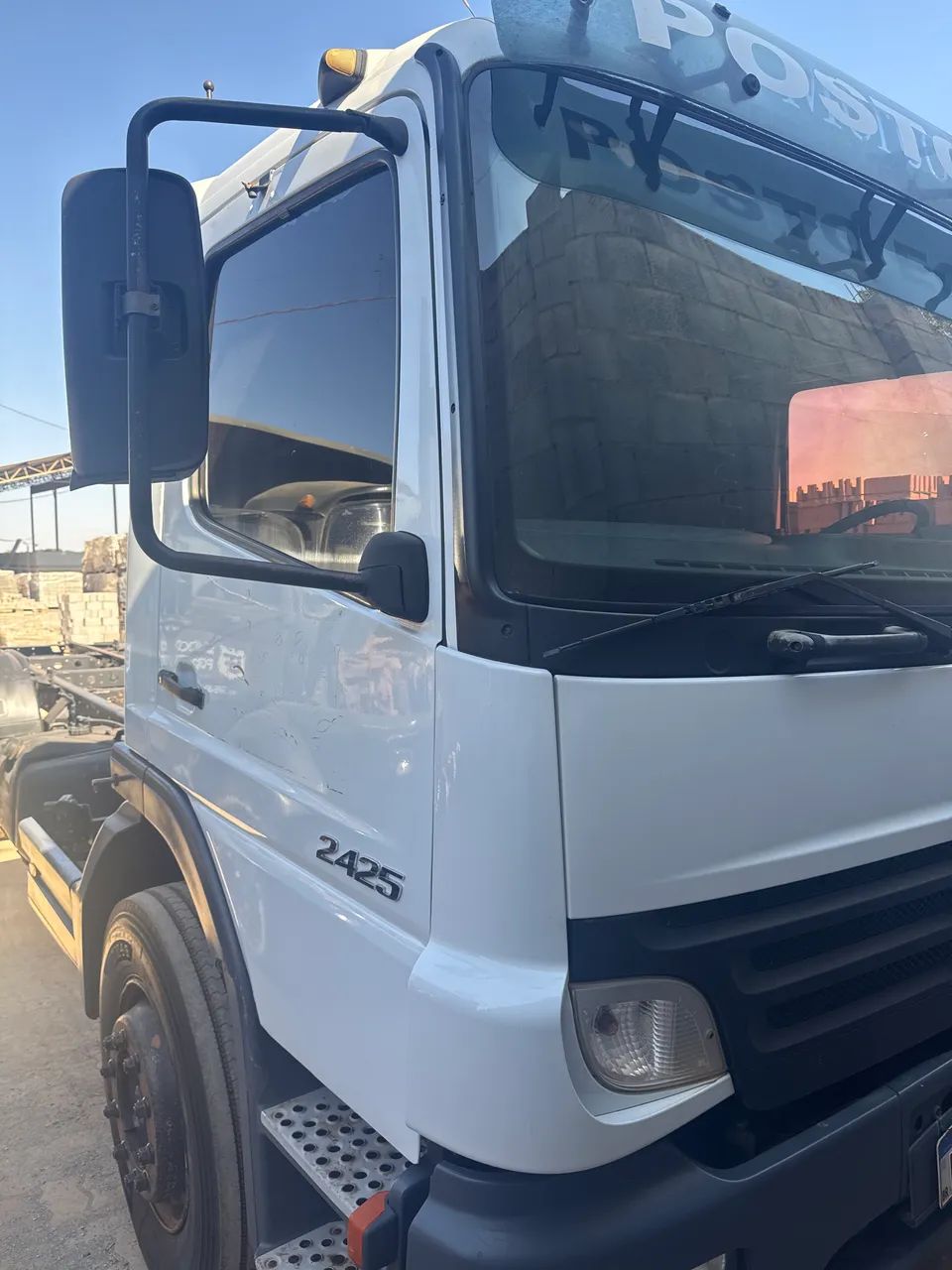 Caminhão Atego 2425 - Foto 2