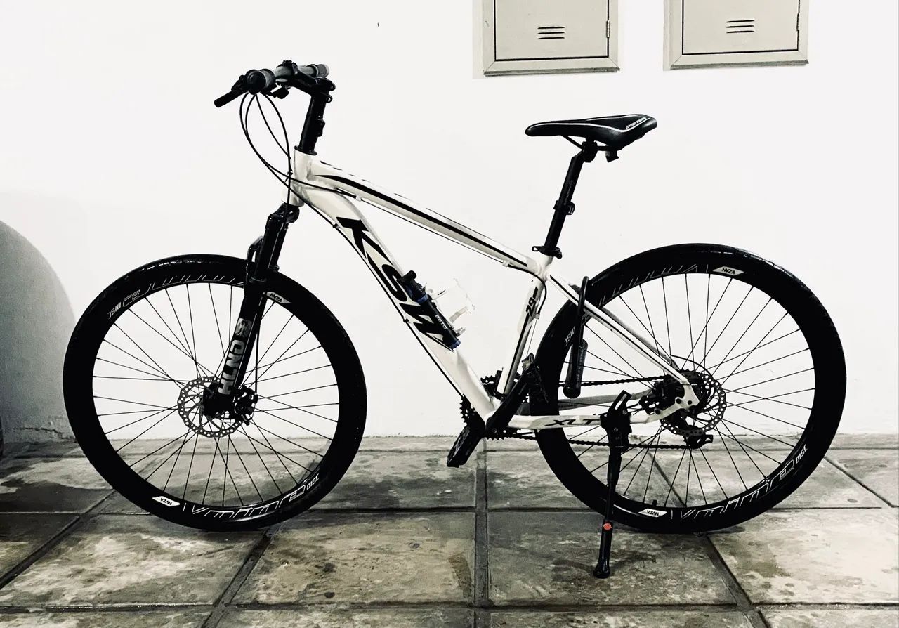 KSW Aro 29 Shimano Pouco Usada + Acessórios - Foto 4