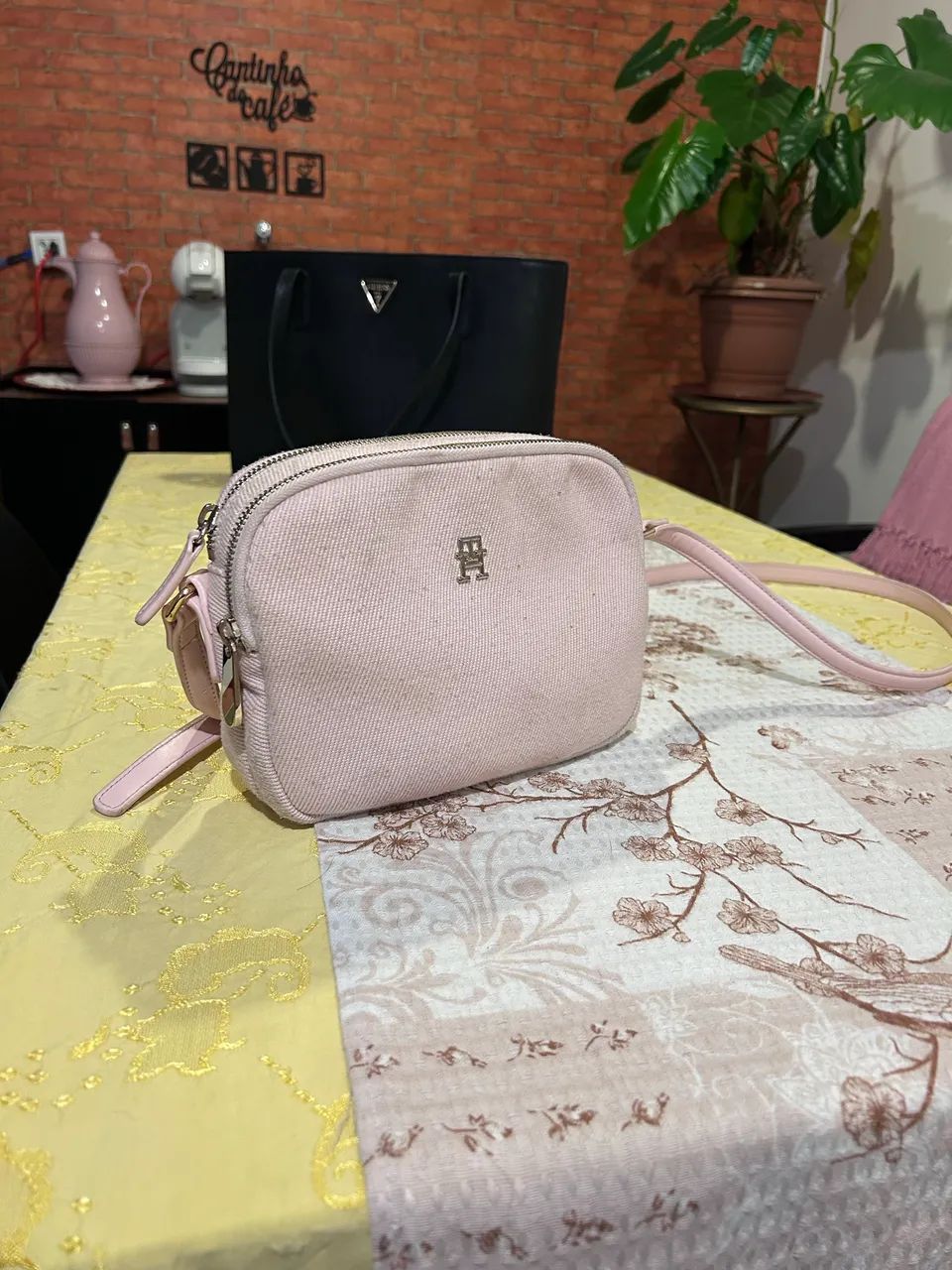 Bolsa Transversal Tommy Hilfiger alça ajustavel Rosa - Foto 3