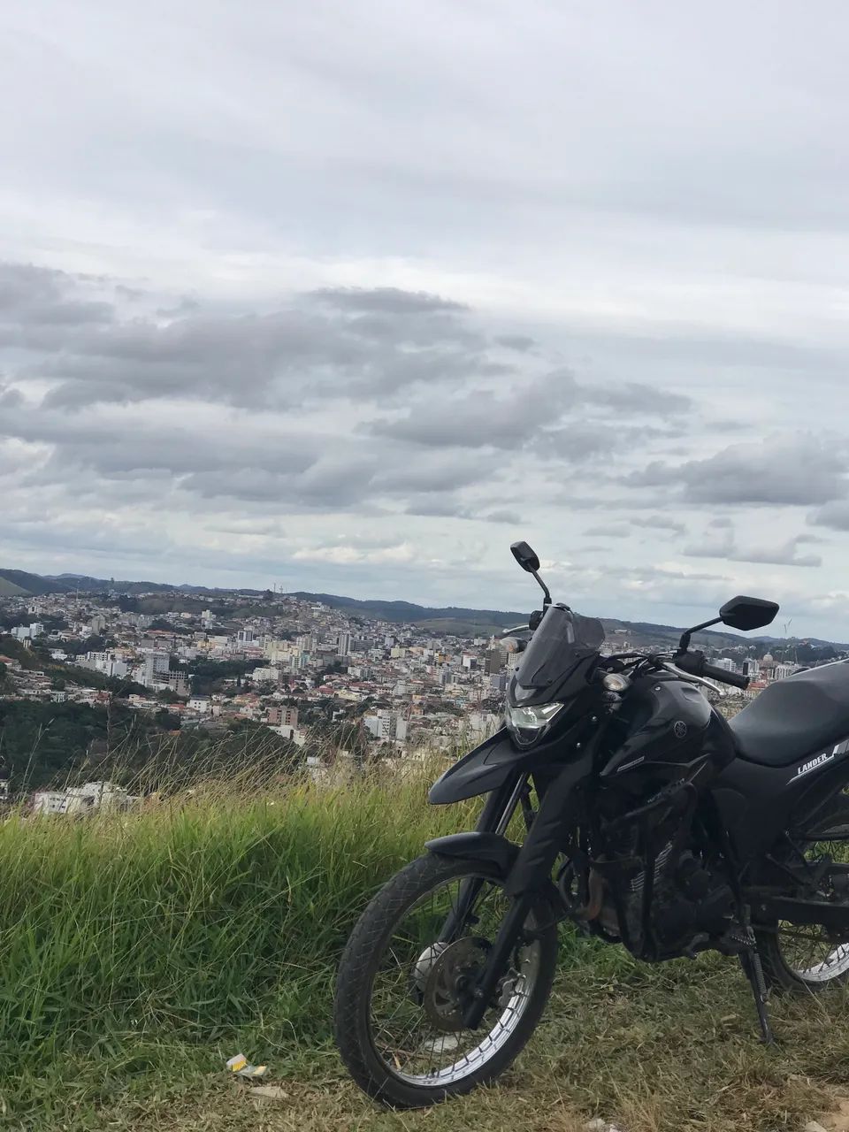 Lander 250 extremamente nova - Foto 4