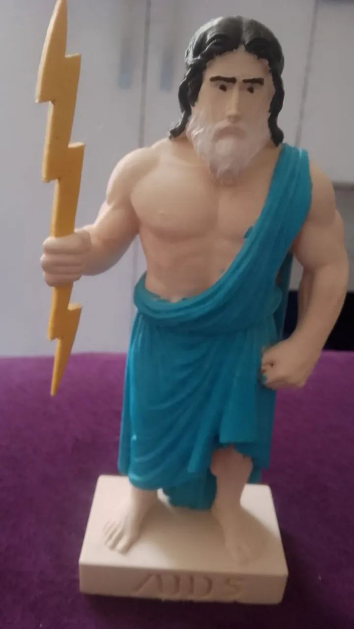 Boneco do ZEUS tamanho 18 centímetros.  - Foto 4