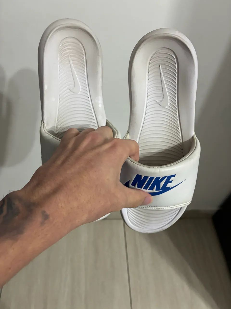 Slide Nike Branco c/ Azul - Foto 4