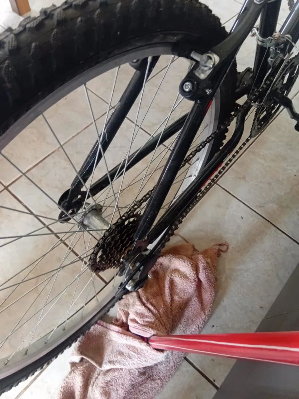 Bicicleta sem uso.aro 26 marcha 18 - Foto 3