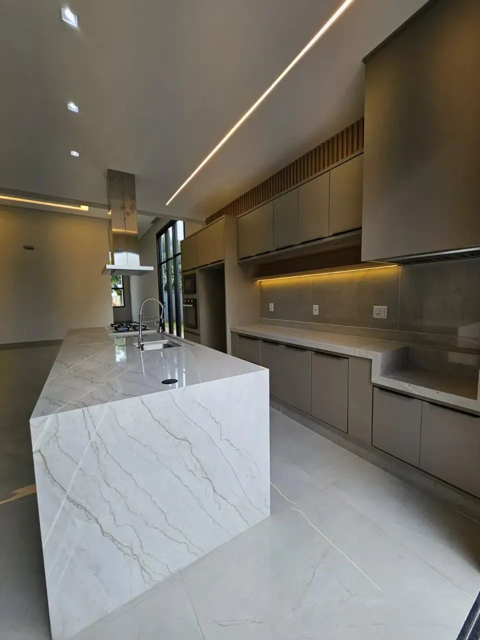 CONDOMINIO ALPHAVILLE TERREA 4 SUITES - Foto 4
