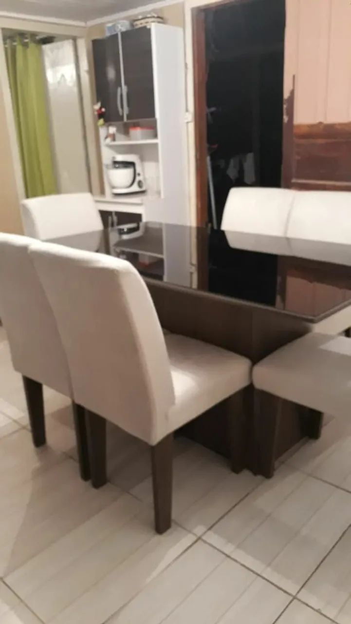 Vendo mesa com 6 cadeiras de tecido  - Foto 5
