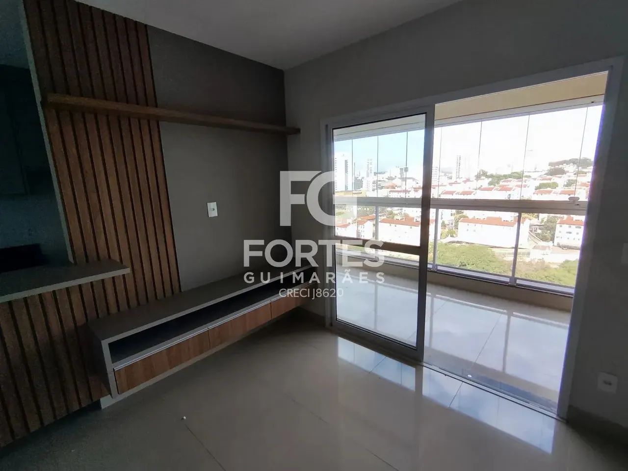 Apartamento Andar Alto Vista Livre ao lado do Ribeirão Shopping, colégio Liceu, com 02 dor - Foto 3