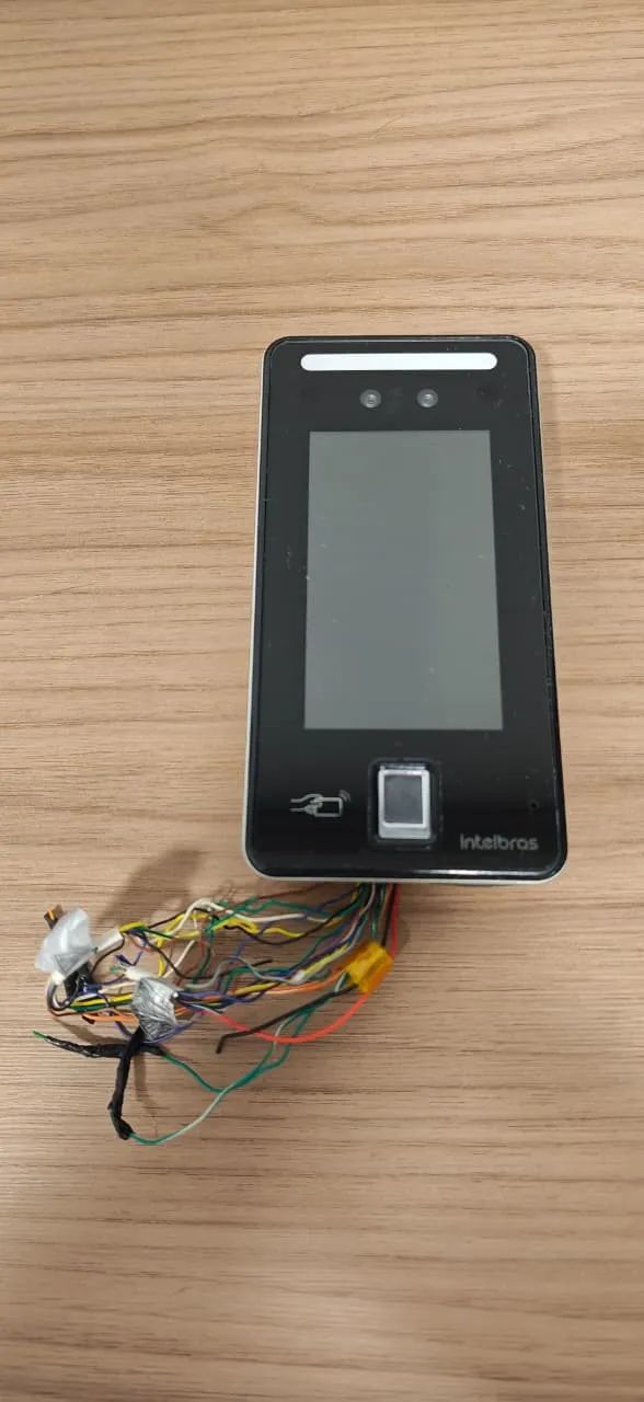 Controlador De Acesso Intelbras Ss 3540 Mf Face Bio Ex 1und usada para teste de bancada