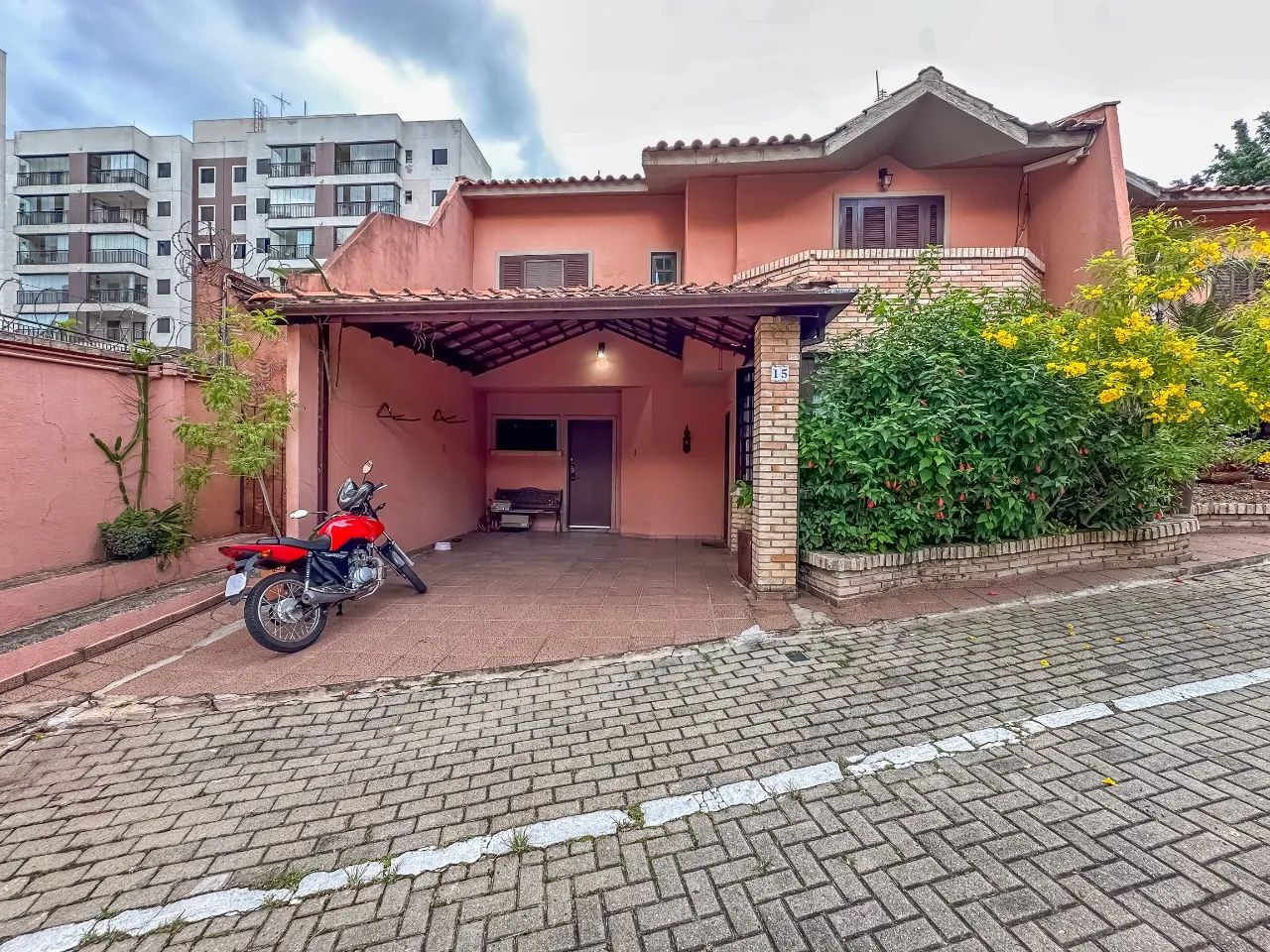 Casa à venda no condomínio Moradas da Granja