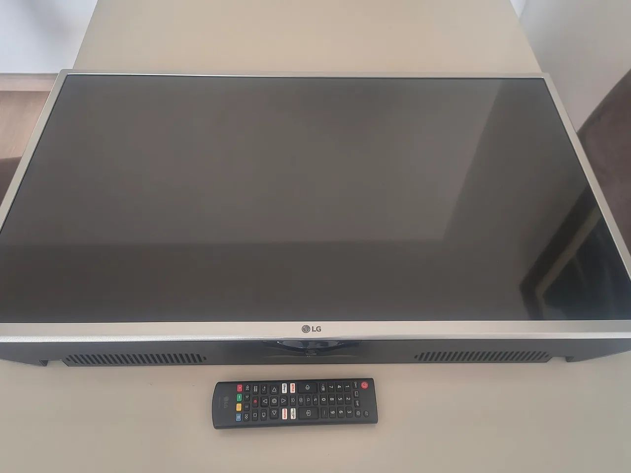 SMART TV LG 32" Wi-Fi e Apps Integrados.