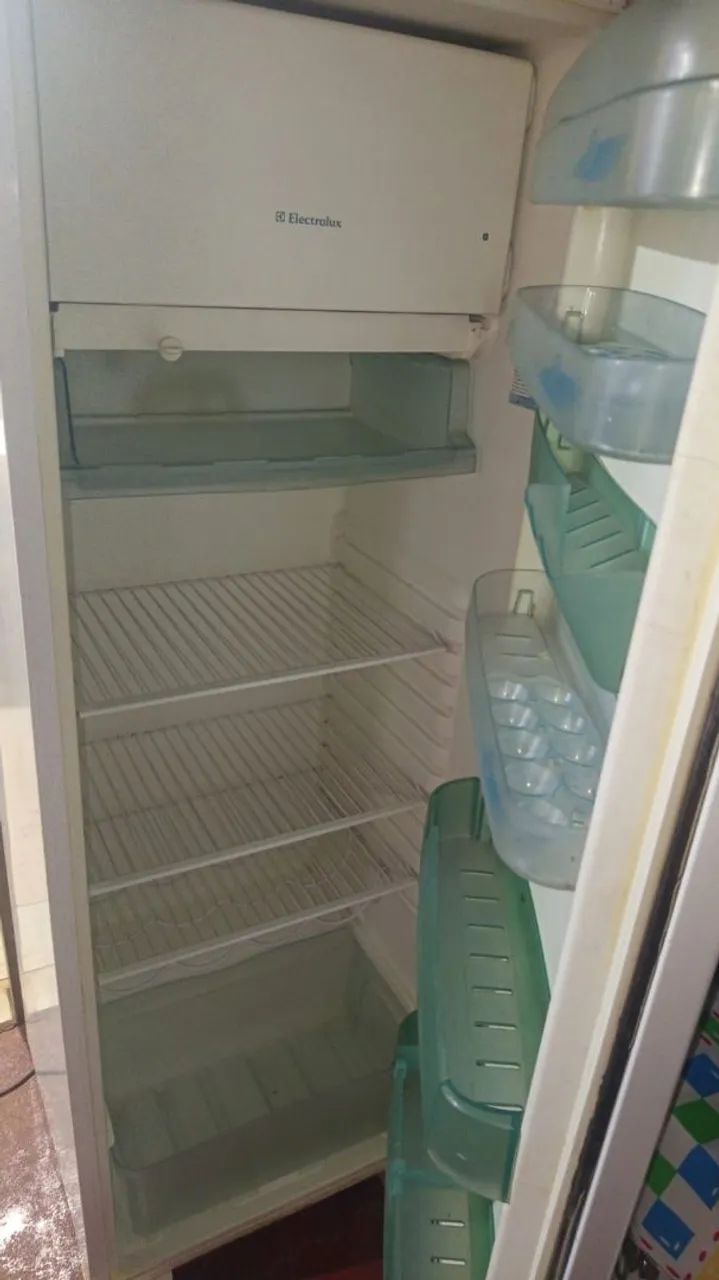 Vendo geladeira Electrolux  - Foto 2