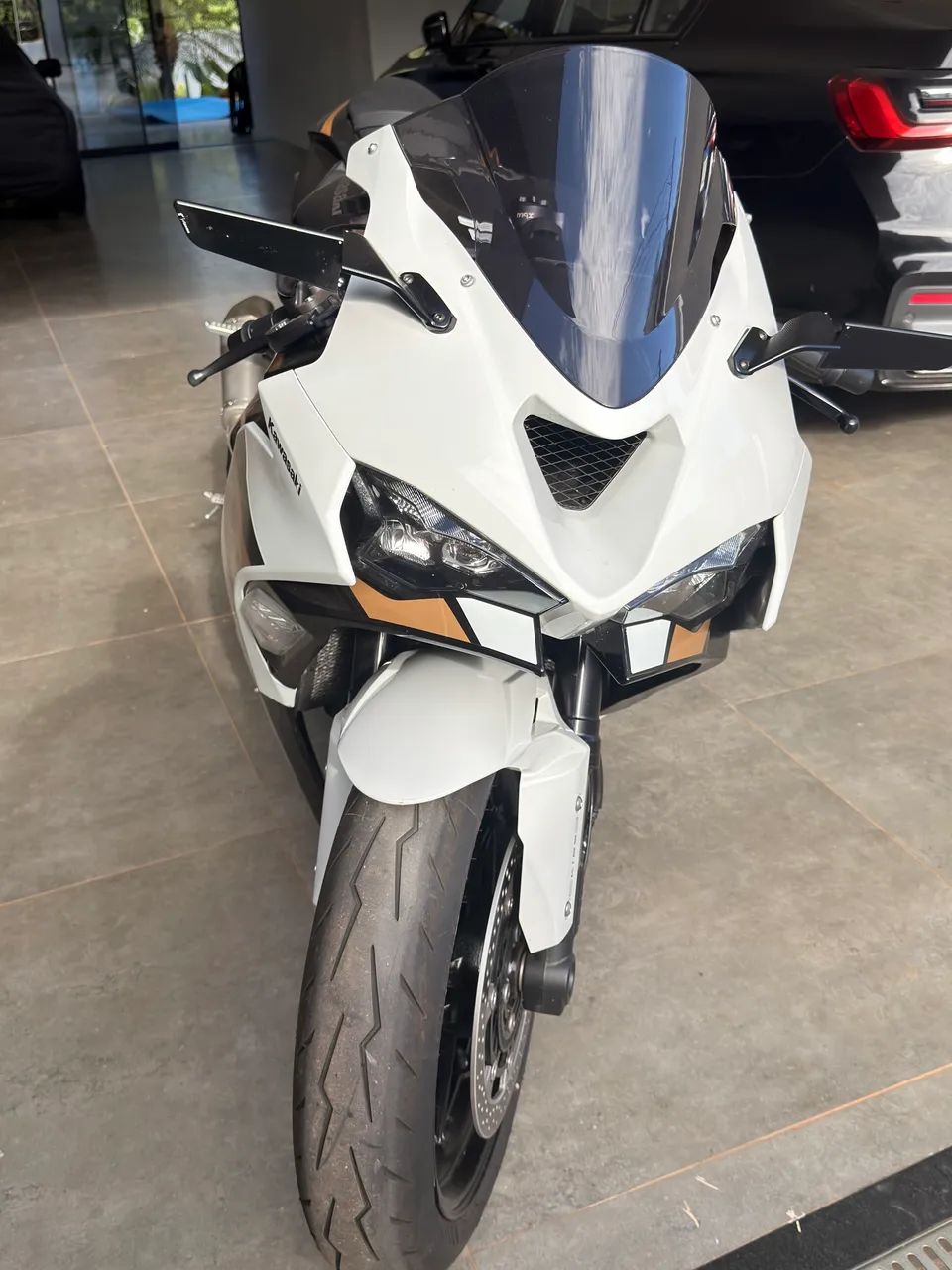 Zx6 636 Branco com Dourado - Foto 3