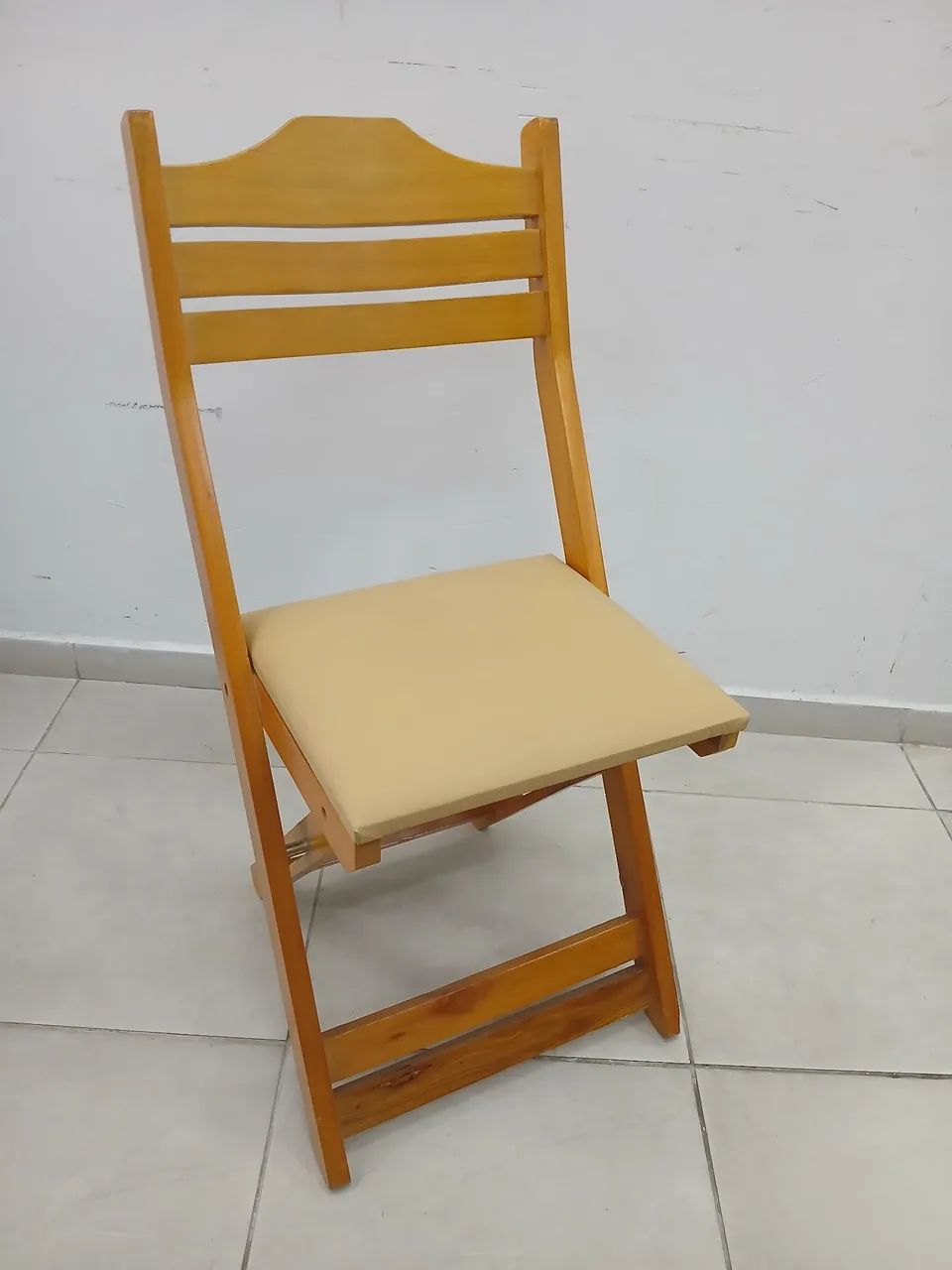 Cadeiras dobráveis de madeira.  - Foto 3