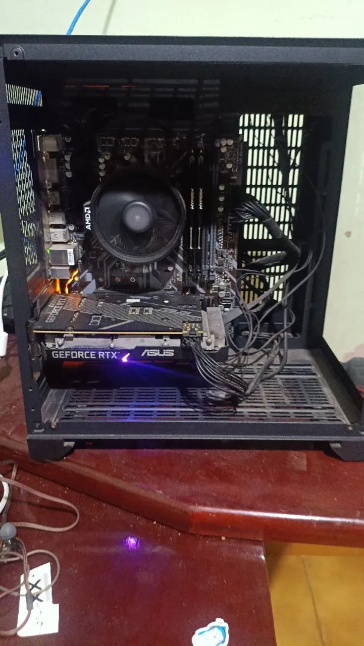 Vendo Pc usado em ótimo estado.