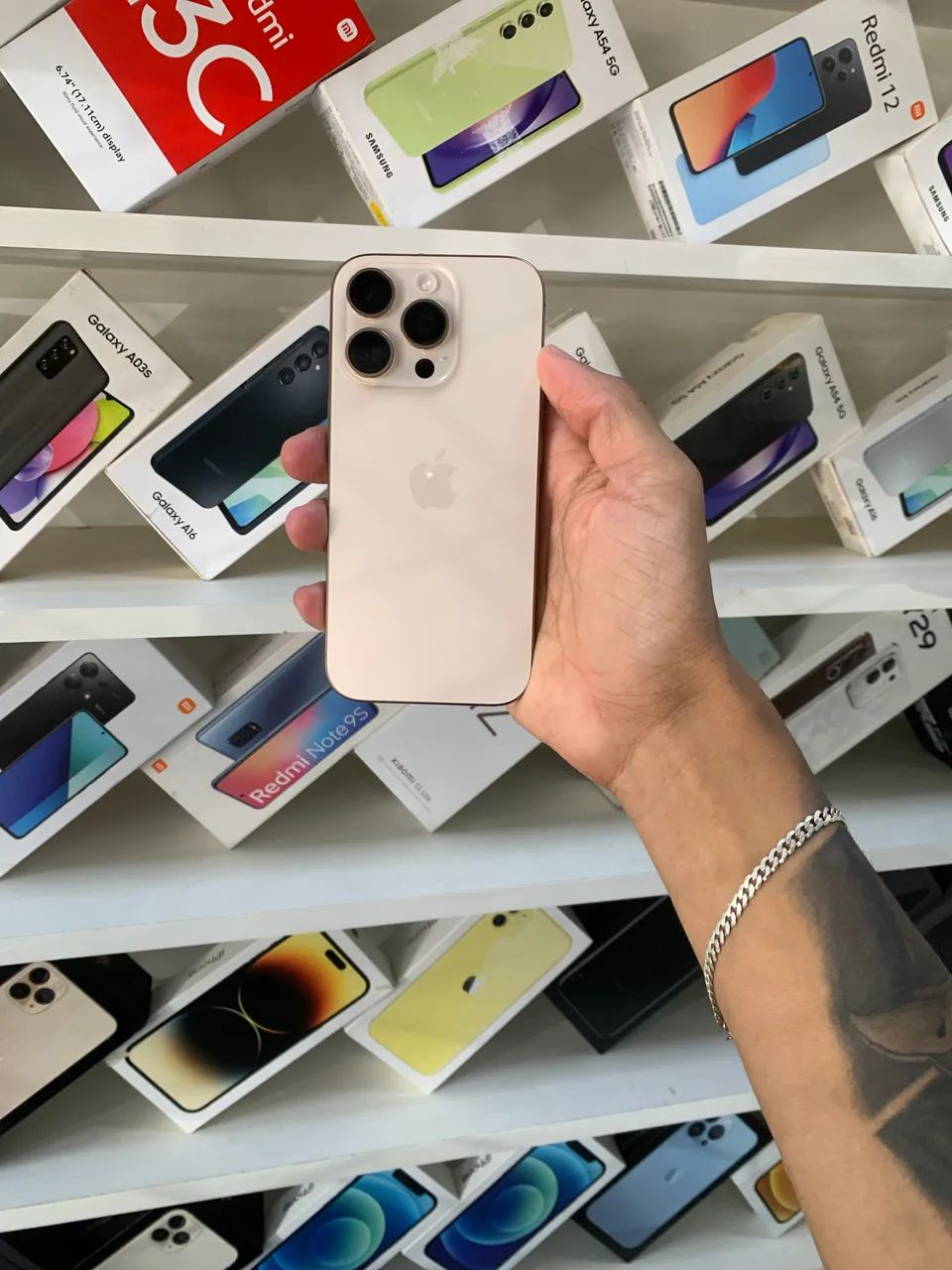 IPHONE 16 PRO 